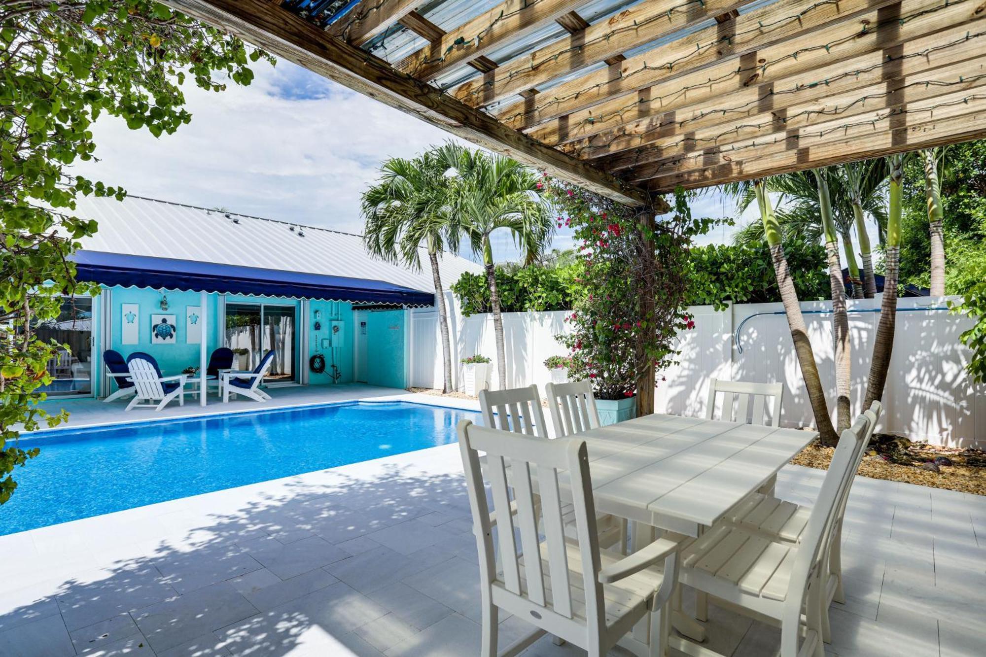 Coastal Villa With Private Yard And Heated Pool! ساوث بالم بيتش المظهر الخارجي الصورة